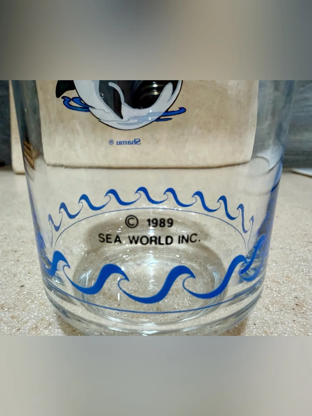 Vintage Glass Drinkware SeaWorld Shamu Black White Blue Orca Killer Whale 13 oz